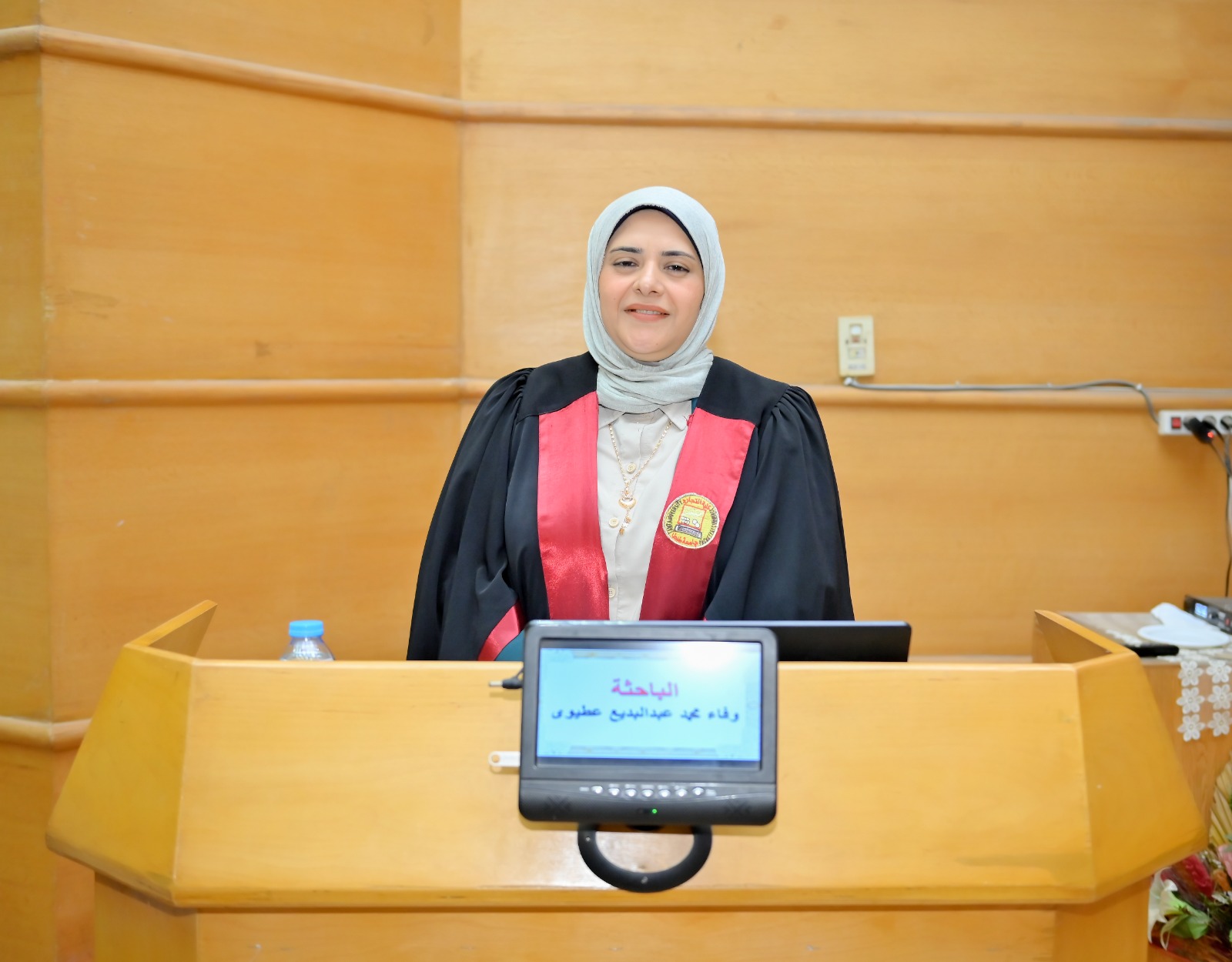 مناقشة مشروع البحث للدكتوراه المهنية في إدارة الأعمال تخصص (المحاسبة والتمويل ) للباحث : وفاء محمد عبدالبديع عطيوى